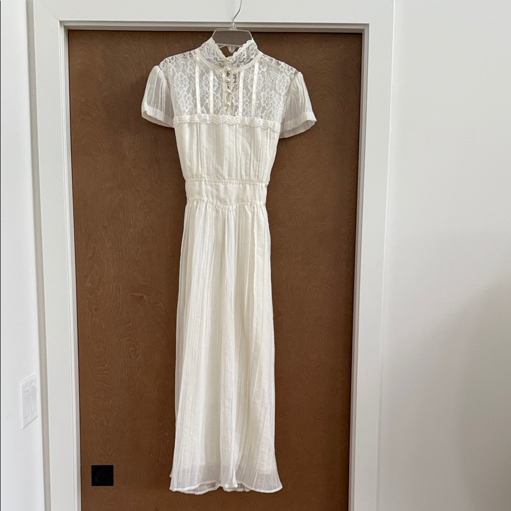Whimsical vintage white Gunne Sax dress